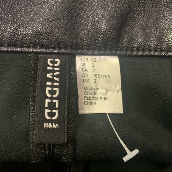 H&M Overalls Black Vegan Leather Short Bib Overall Dress Size 2 - Picture 3 of 11